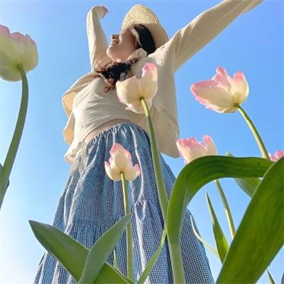隔楼女孩：我们之间的层距